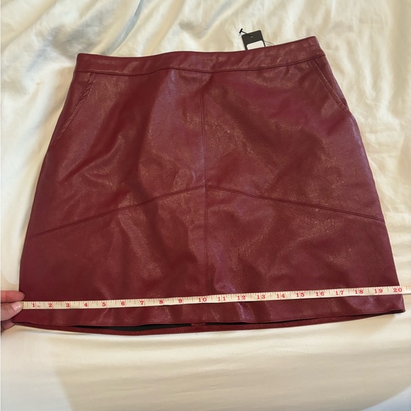 Lulus vegan leather skirt (M) NWT - Picture 2 of 10